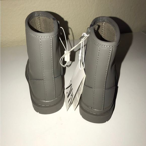 NWT ZARA kids Rubberized Boots - Picture 5 of 6